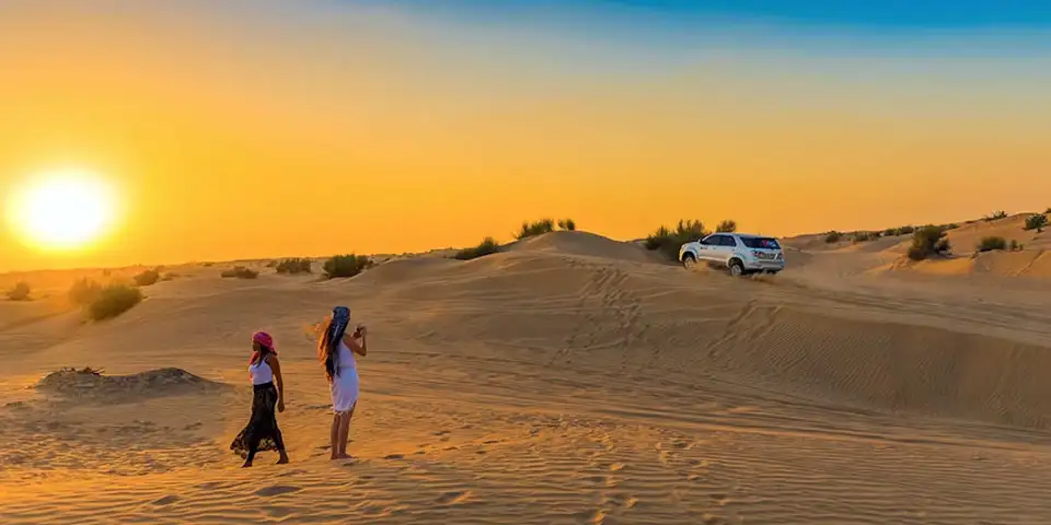 How to prepare for a morning desert safari?